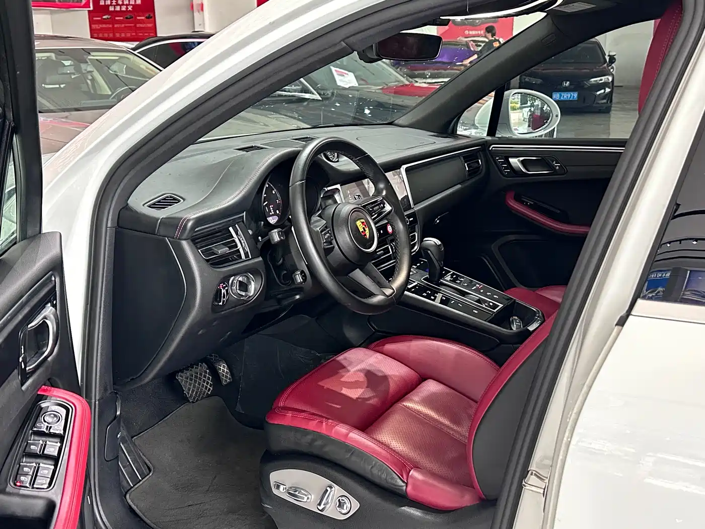 Porsche Macan 2023 Macan 2.0T фото 4