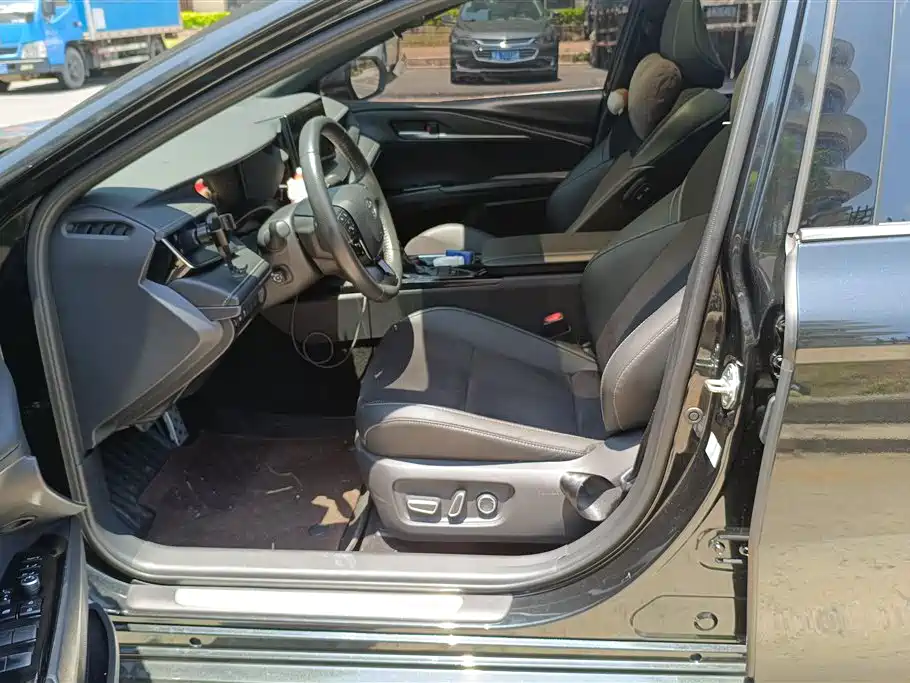 Toyota Camry 2024 Model Dual Hybrid 2.0HXS Sport Plus Edition фото 9