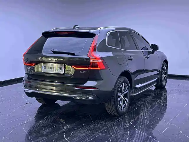Volvo XC60 2022 B5 AWD R-Design — фото 4