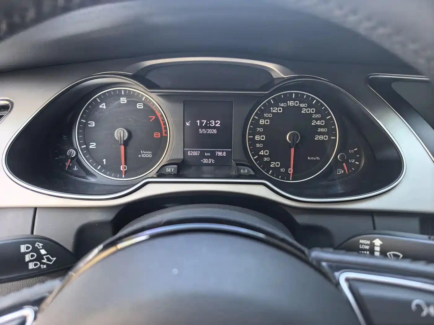 Audi A4L 2013 35 TFSI Automatic Technology фото 7
