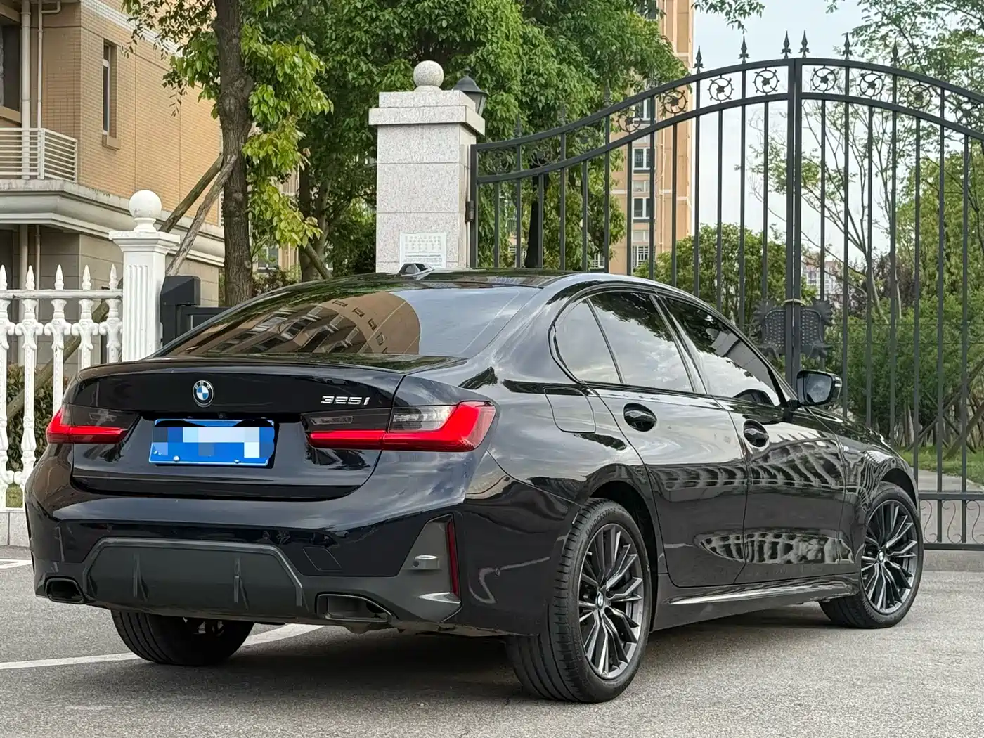 BMW 3 Series 2024 325Li M Sport Shadowline Package фото 8