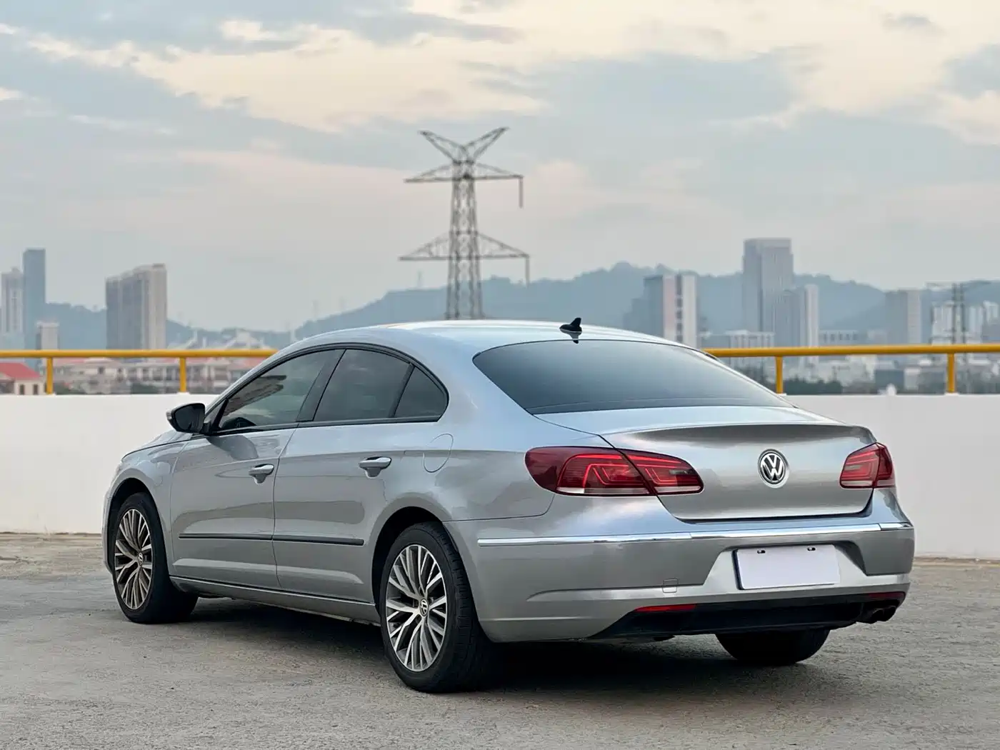 Volkswagen FAW-Volkswagen CC 2016 Model 1.8TSI Luxury фото 9