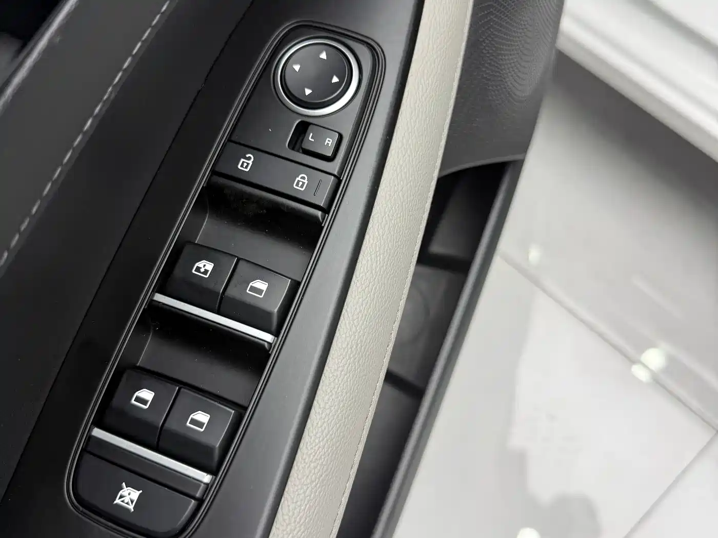 Kia K3 2023 Model 1.5L CVT Luxury Edition фото 7