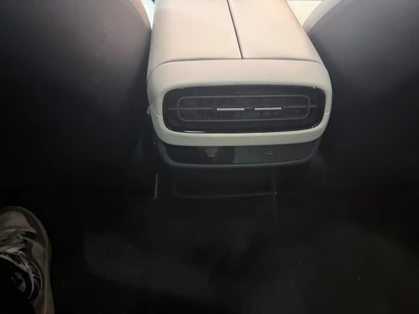 Xiaomi Auto Xiaomi SU7 2024 RWD Long Range Intelligent Driving Edition фото 13