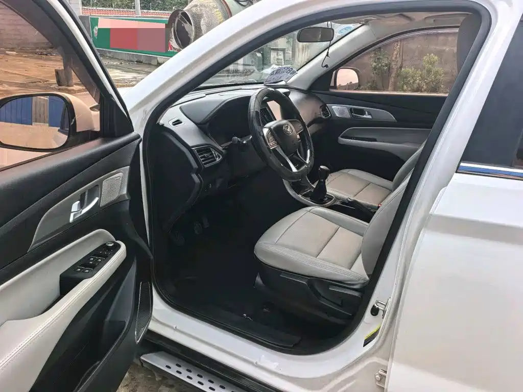 BAIC Huansu S5 2017 2017 1.3T Manual Luxury