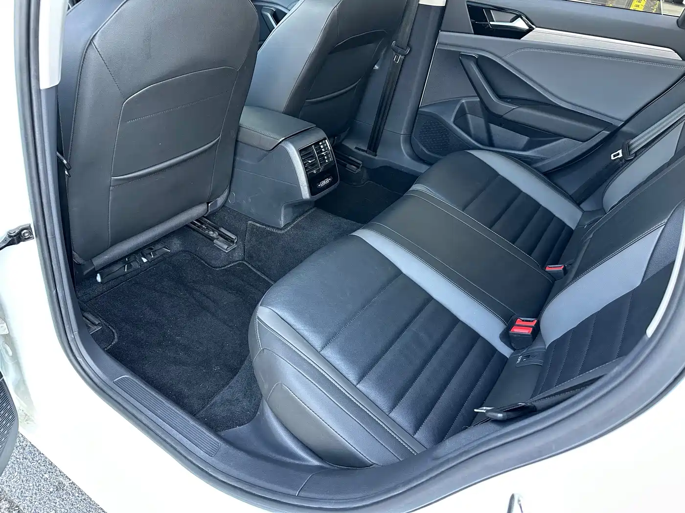 Volkswagen Sagitar, миниатюра 20