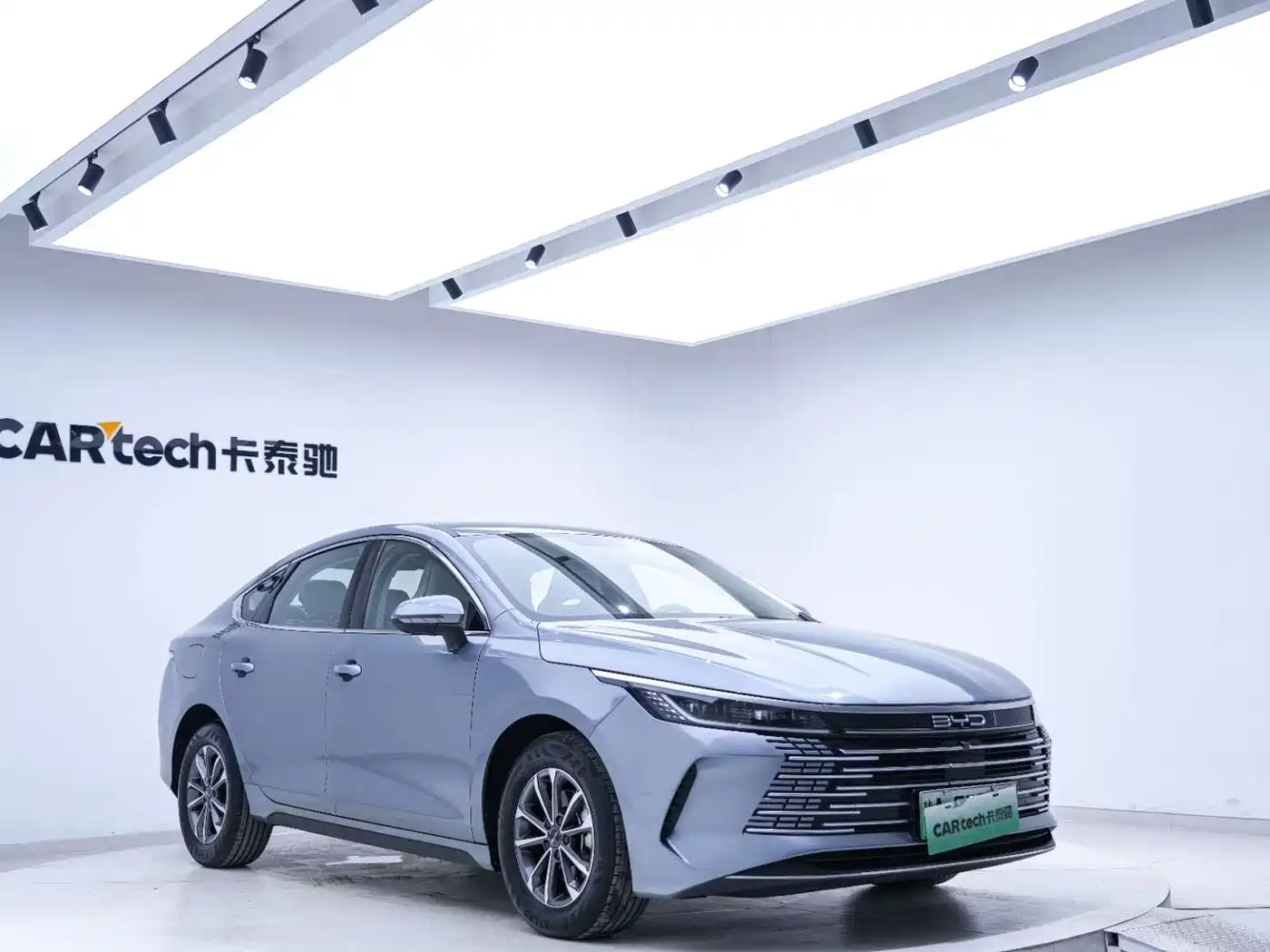 BYD Destroyer 05 2024 Glory Edition DM-i 55KM Luxury фото 7