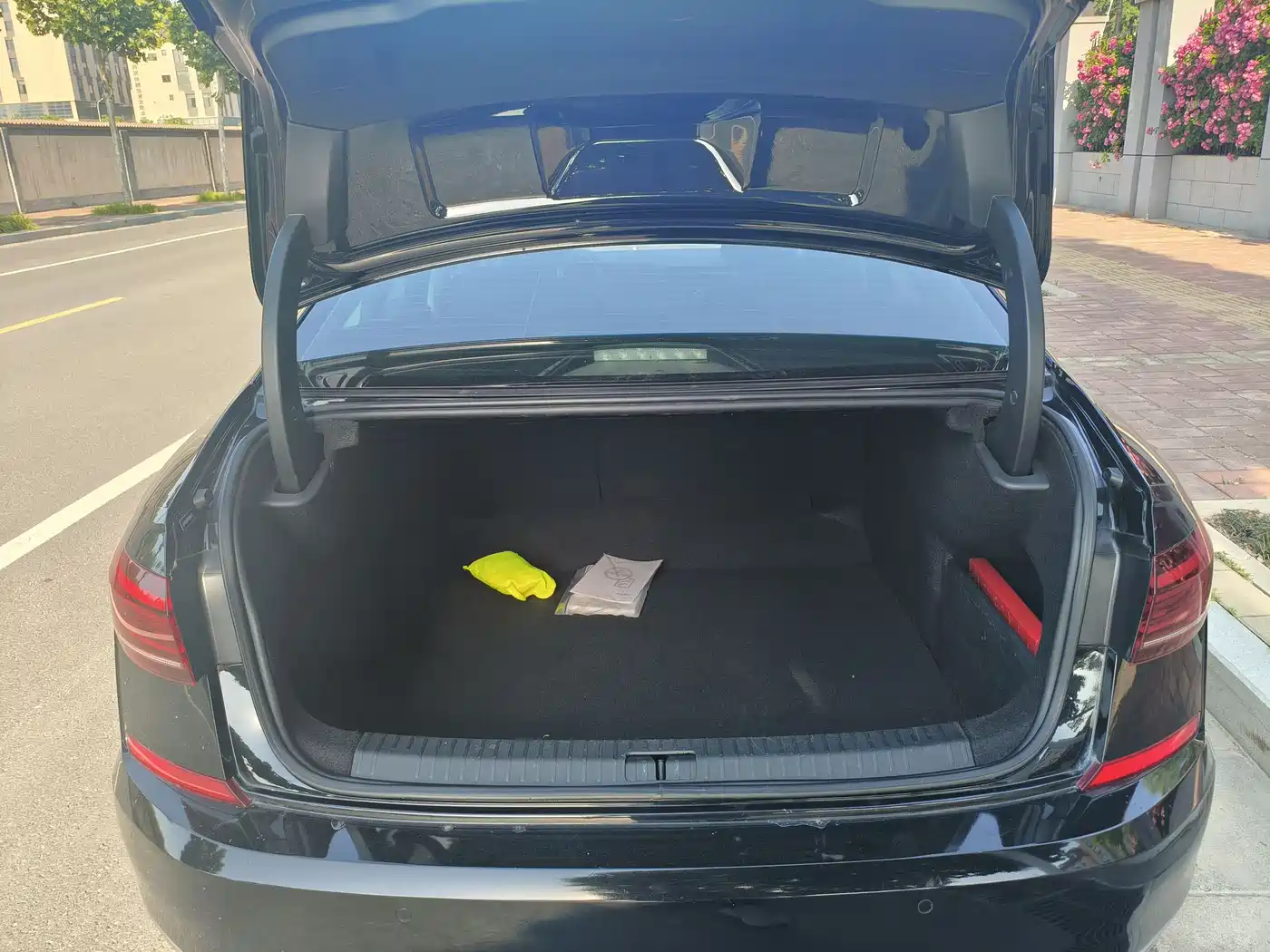 Volkswagen Passat 2022 280TSI Business Edition фото 16