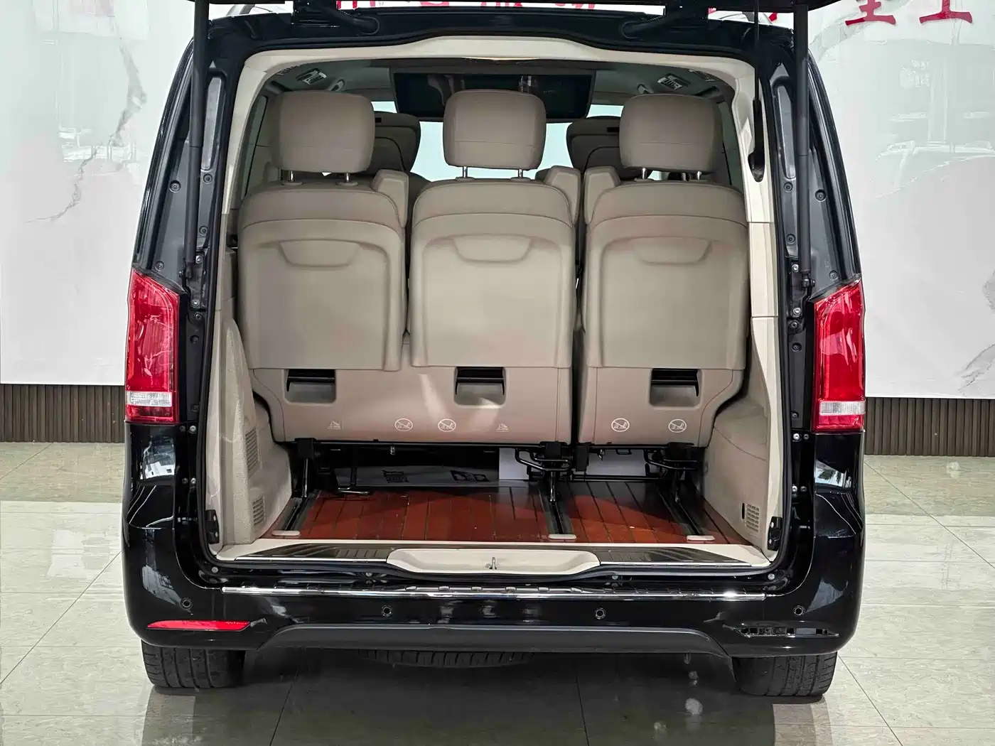 Mercedes-Benz V-Class 2021 V 260 L Long Wheelbase Luxury Edition фото 22