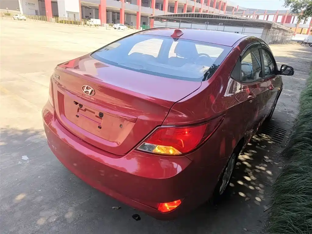 Hyundai Verna 2014 1.4L Automatic Smart GLS фото 7