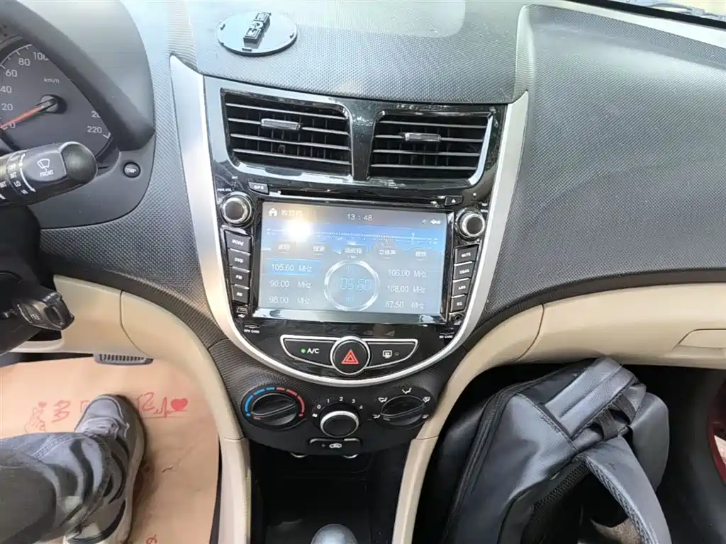 Hyundai Verna 2014 1.4L Automatic Smart GLS фото 13