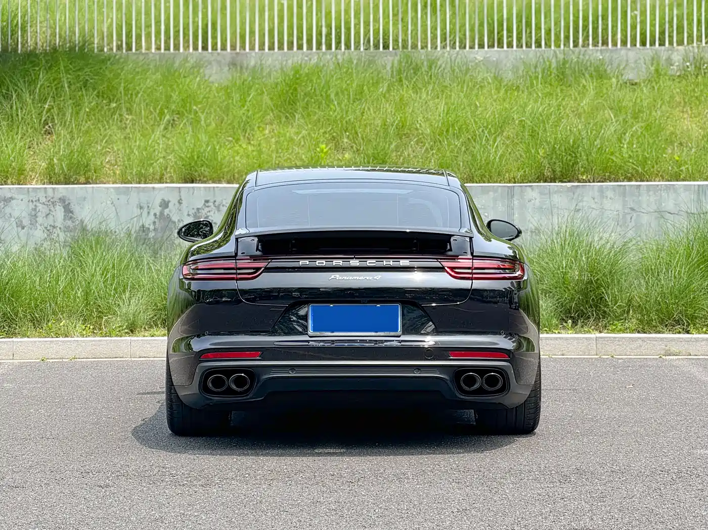 Porsche Panamera 2017 Panamera 4 Executive Long Wheelbase 3.0T фото 3