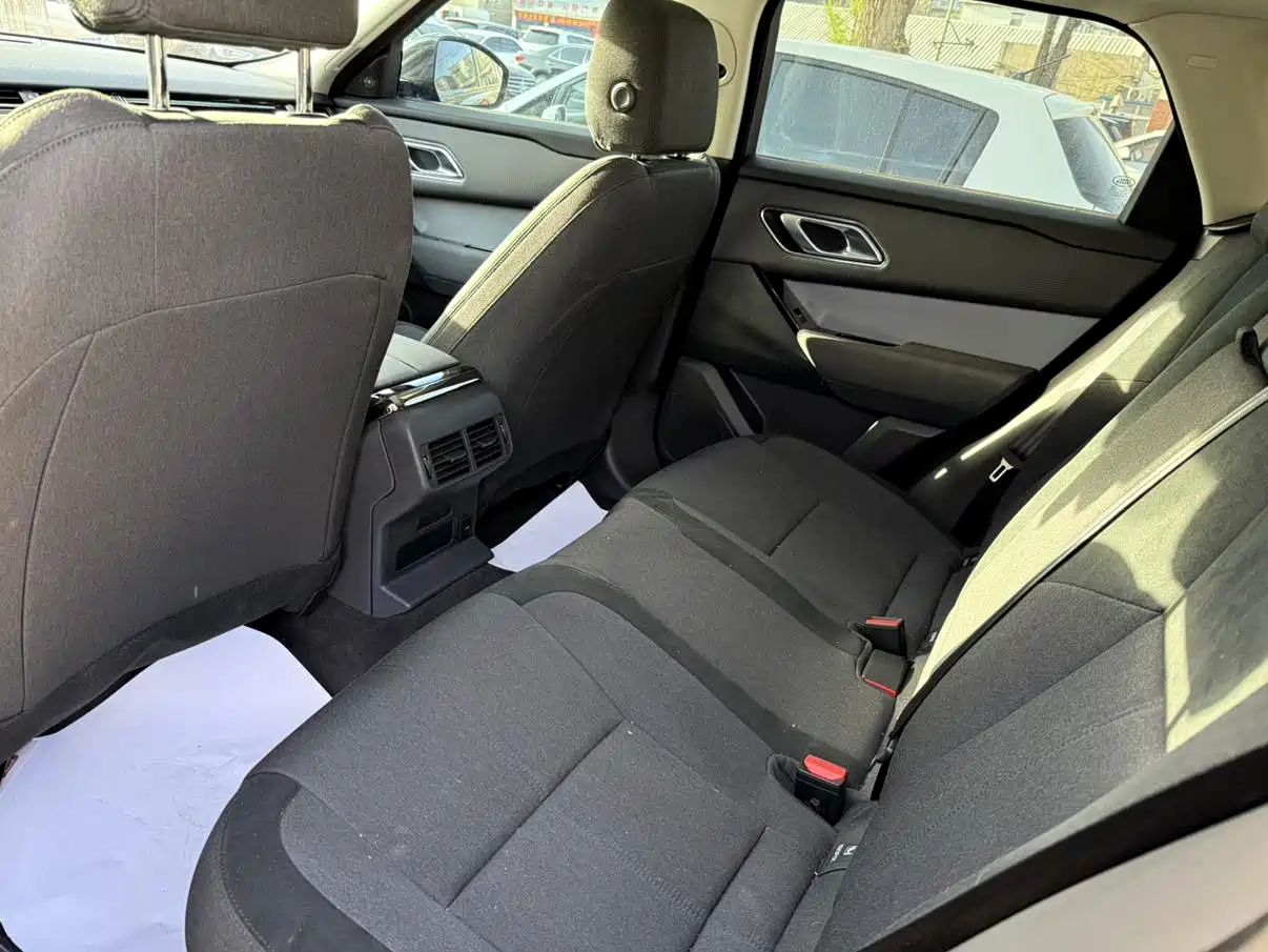 Land Rover Range Rover Velar 2024 S фото 8