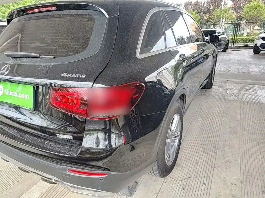 MERCEDES-BENZ GLC