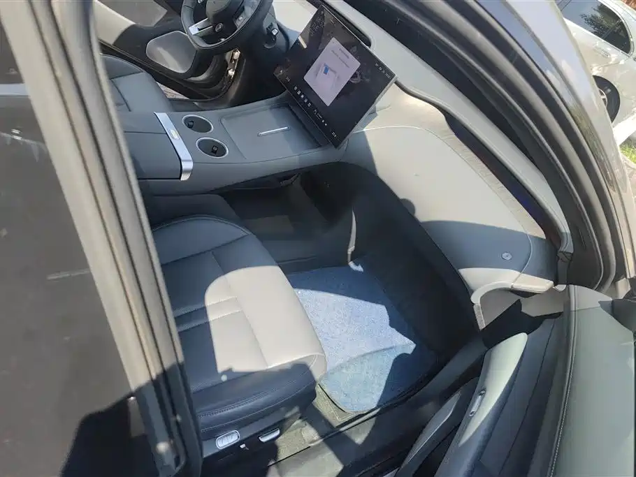 Xiaomi Auto Xiaomi YU7 2025 Extended Range RWD Edition фото 8