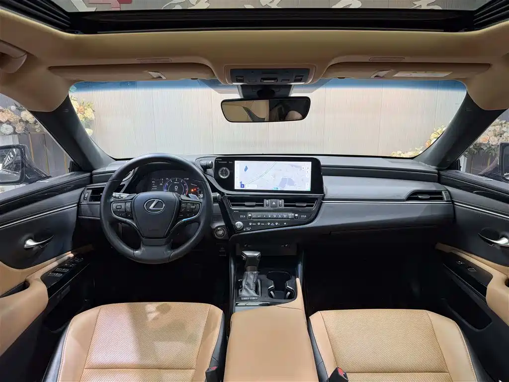Фото 6 - Lexus ES