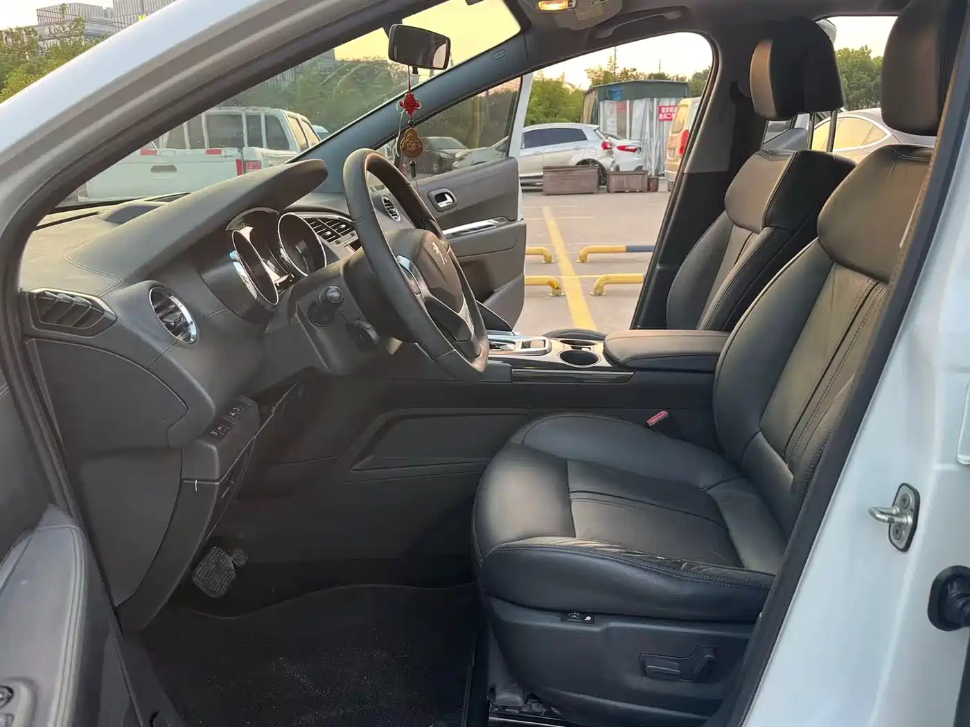Peugeot 3008 2015 2.0L Automatic Trend Edition фото 4