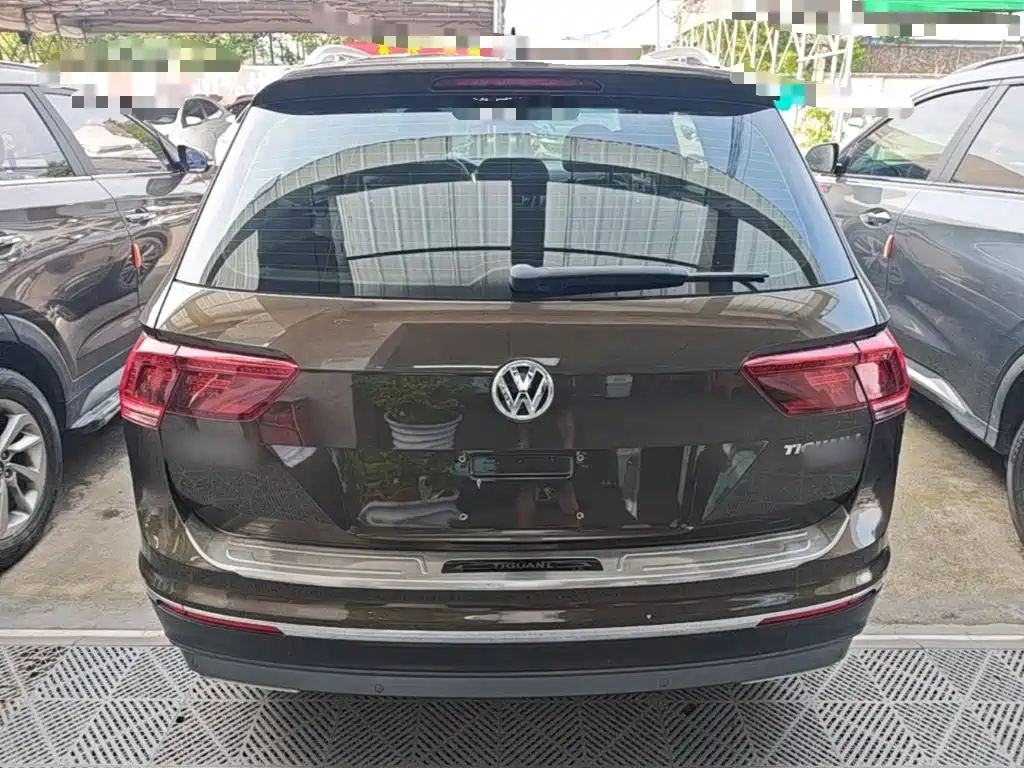 Фото 6 - Volkswagen Tiguan L