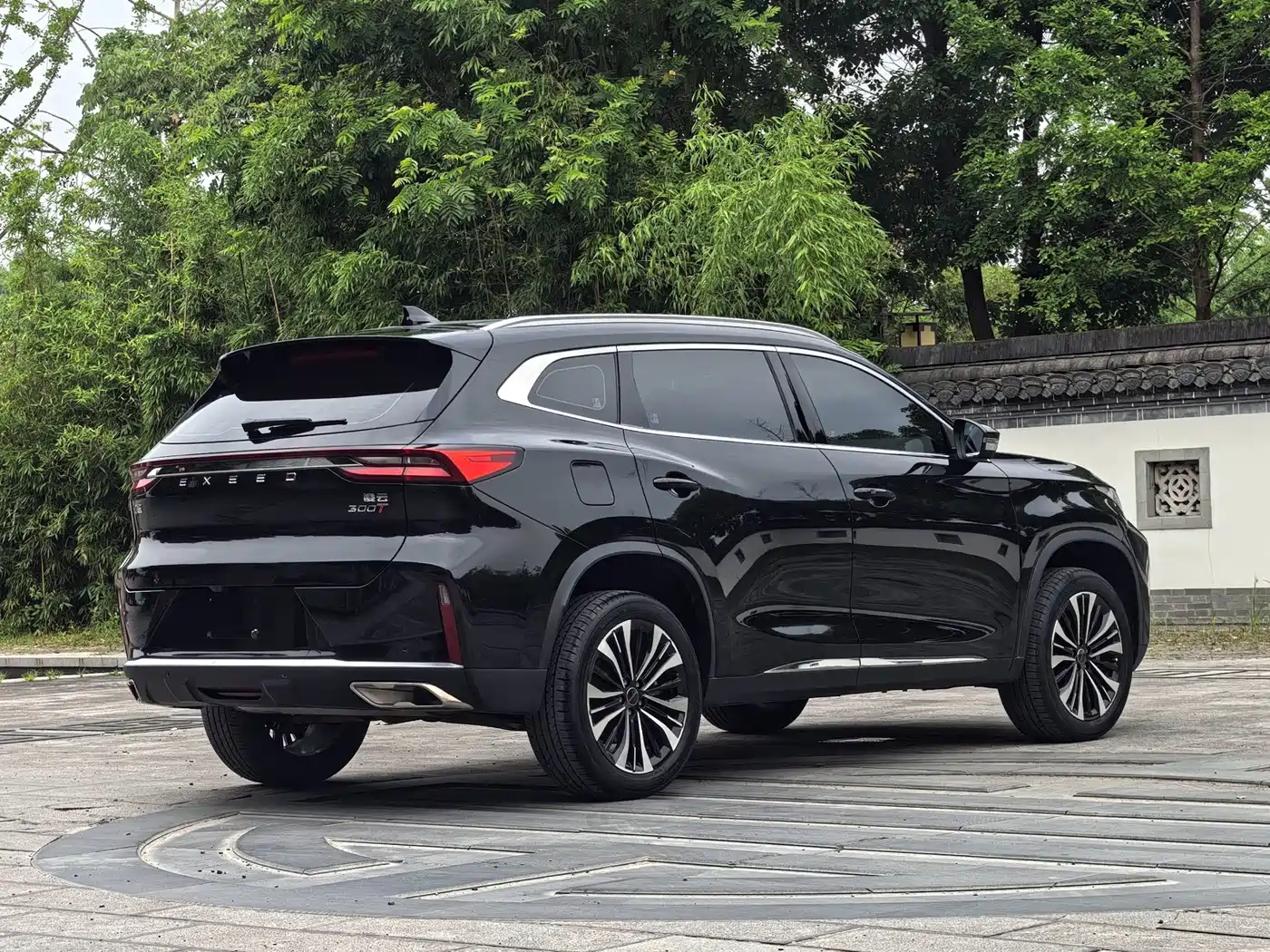Exeed Lingyun 2024 2024 300T 2WD Starlight Edition