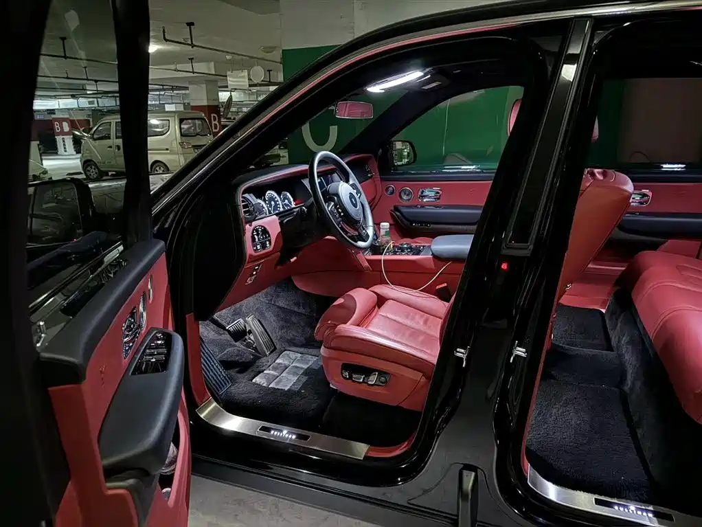 Rolls-Royce Cullinan 2020 2018 5-Seater Version