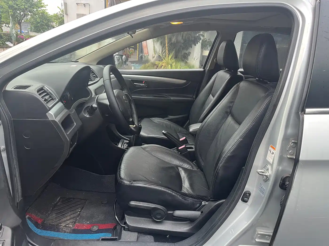Suzuki Alivio 2015 1.6L Manual Enjoyment фото 9