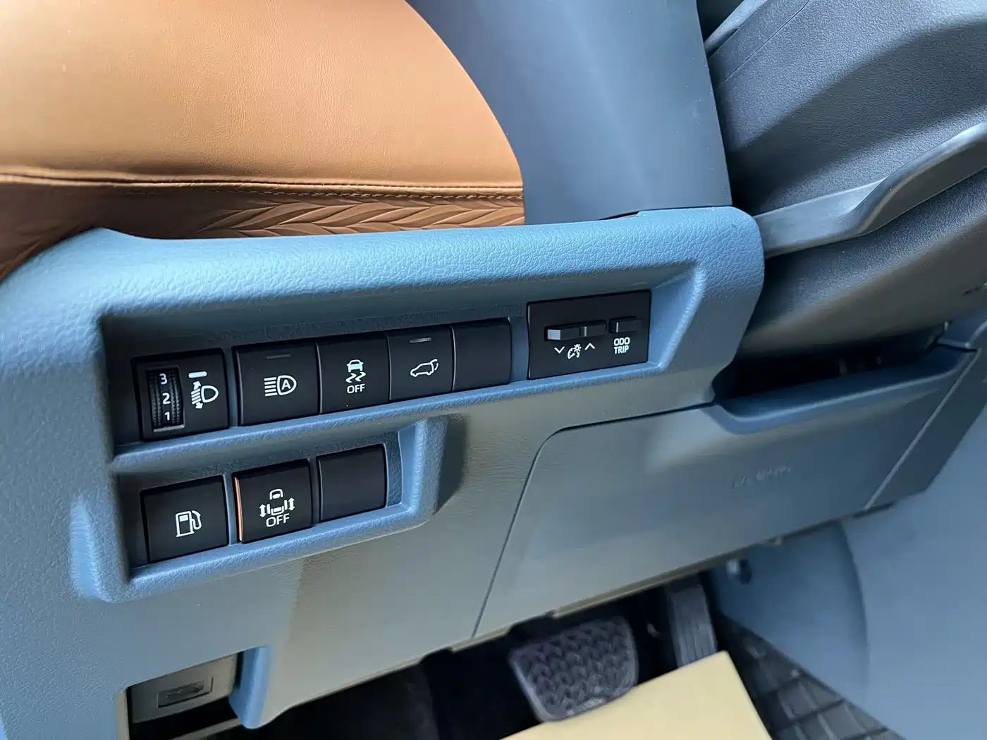 Toyota Granvia 2024 2.5L Hybrid Comfort фото 8