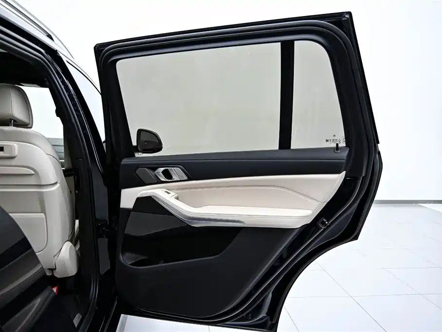 BMW X7 2022 xDrive40i Exclusive M Sport Package фото 21