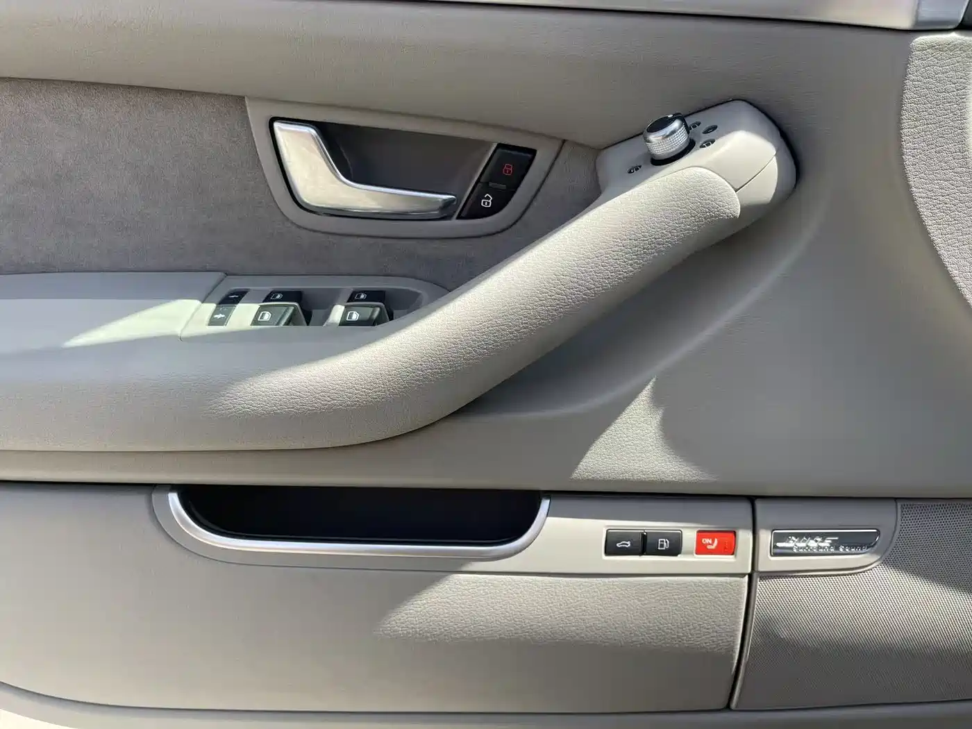 Audi A8 2008 A8L 4.2 FSI Prestige фото 27