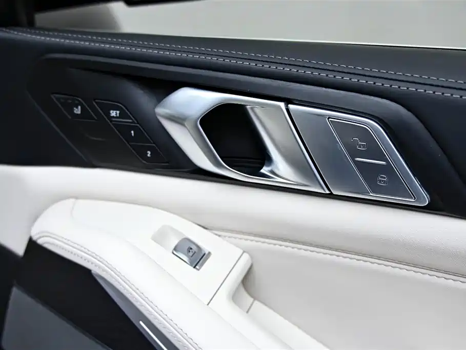 BMW X7 2022 xDrive40i Exclusive M Sport Package фото 30