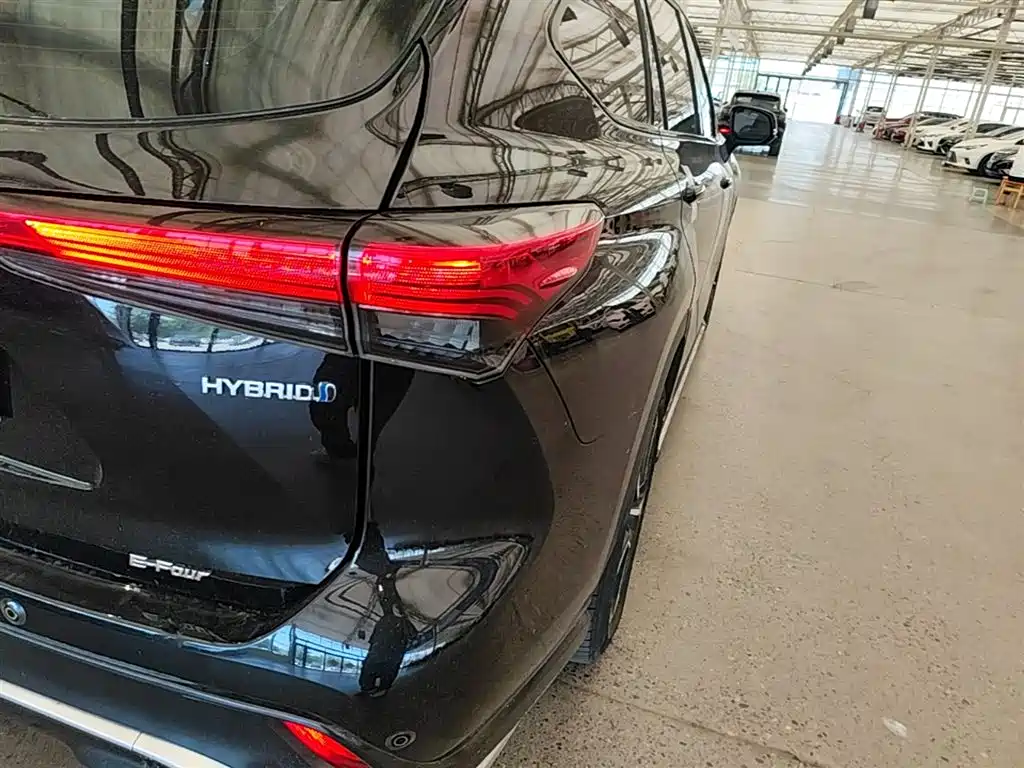 Toyota Crown Kluger 2021 2.5L HEV 4WD Luxury фото 8