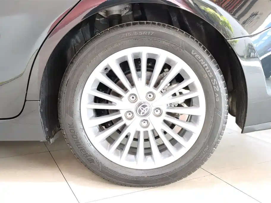 Toyota Camry 2024 Hybrid 2.0HG Premium Edition фото 20