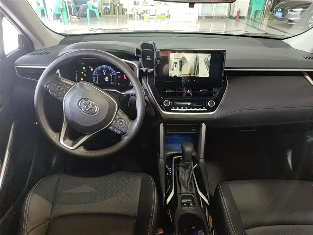 Toyota Frontlander 2024 2.0L CVT Leading Plus Edition фото 10