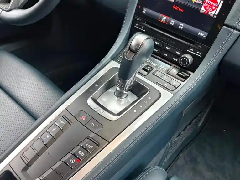 PORSCHE 718