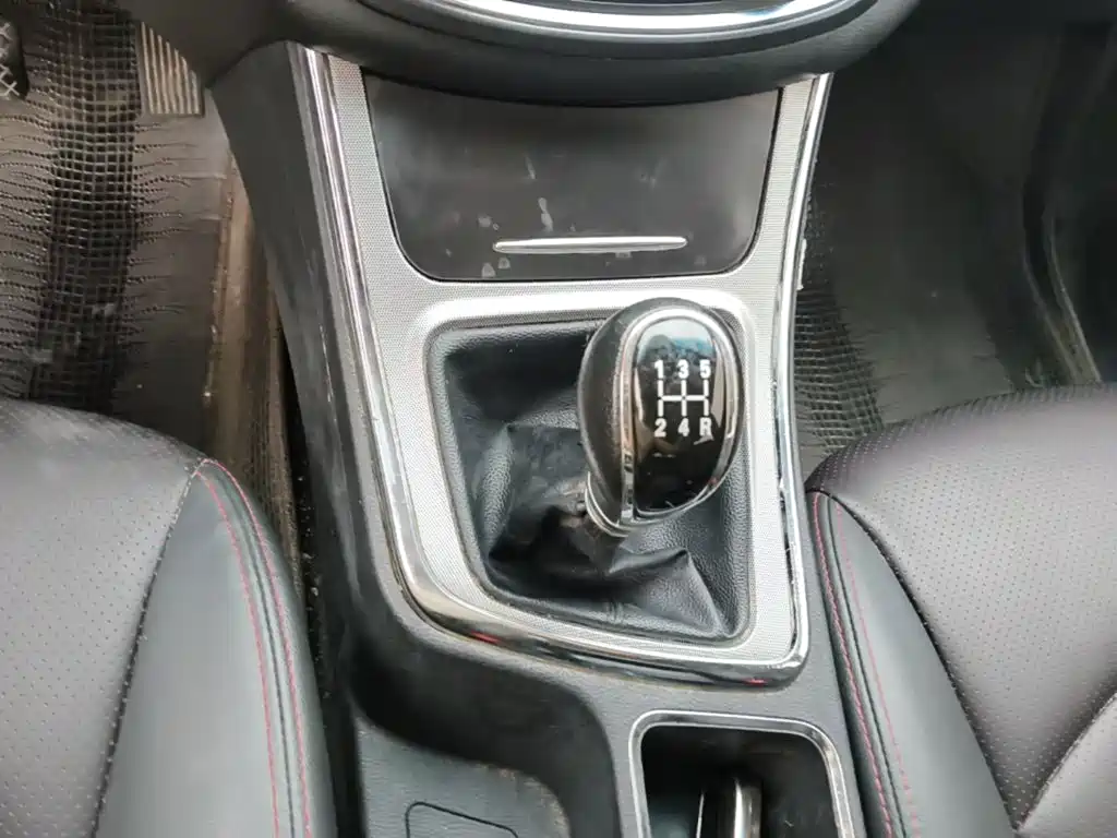 Baojun 560 2016 2015 1.8L Manual Luxury