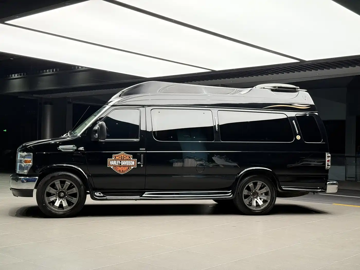 Ford E350 2011 2011 5.4L Platinum Edition