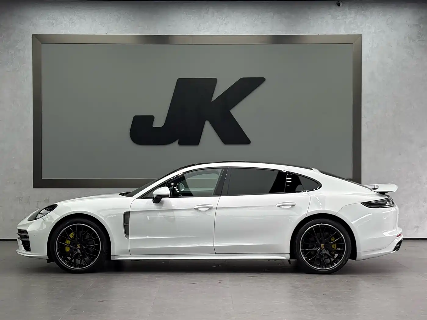 Porsche Panamera 2023 Panamera 4 Executive Long Wheelbase Platinum Edition 2.9T фото 3
