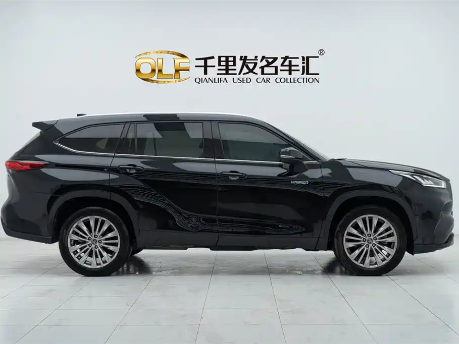 Toyota Highlander 2023 2.5L Smart Hybrid Dual Engine AWD Premium 7-Seater фото 7