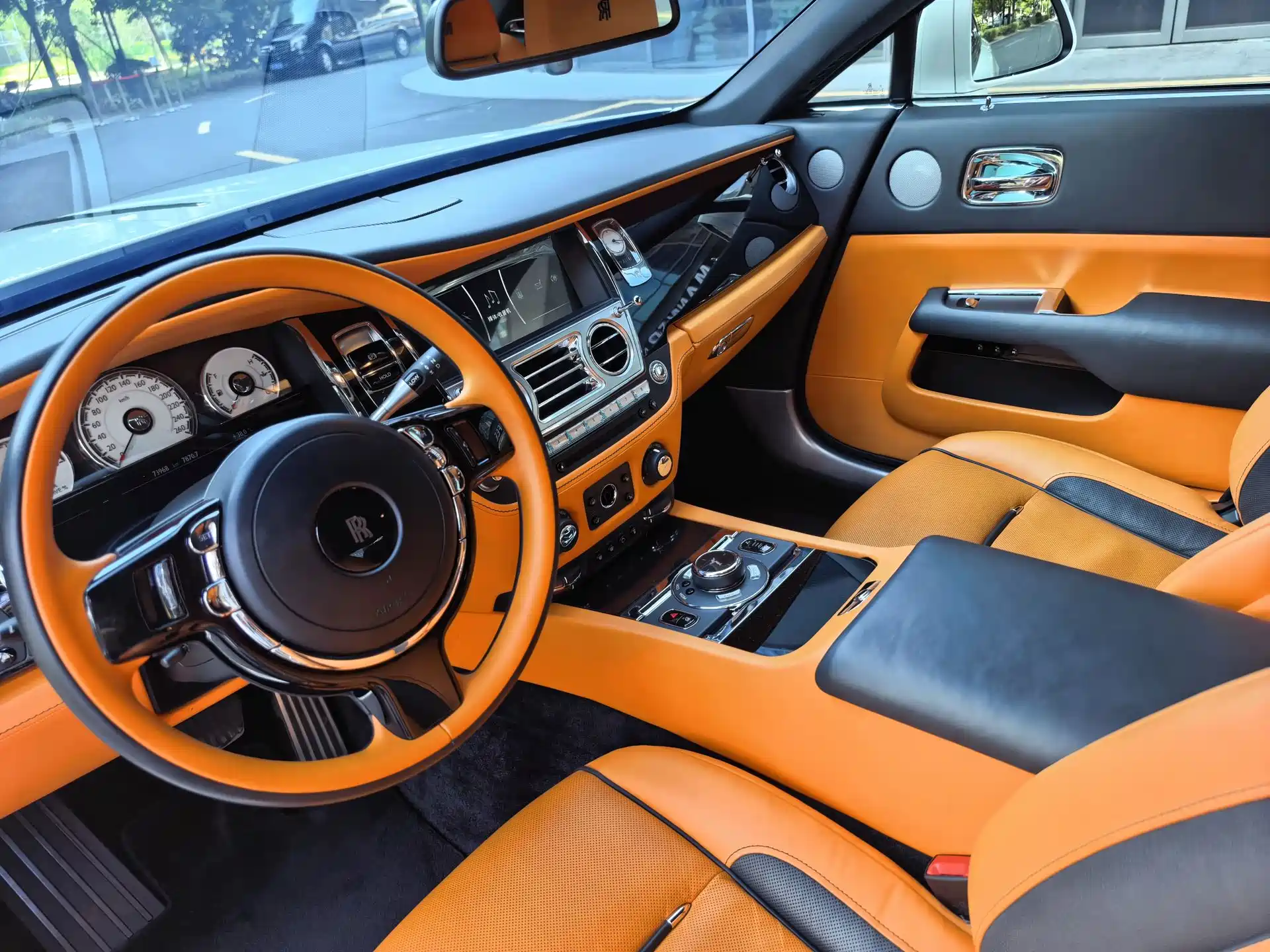 صورة 5 - Rolls-Royce Wraith