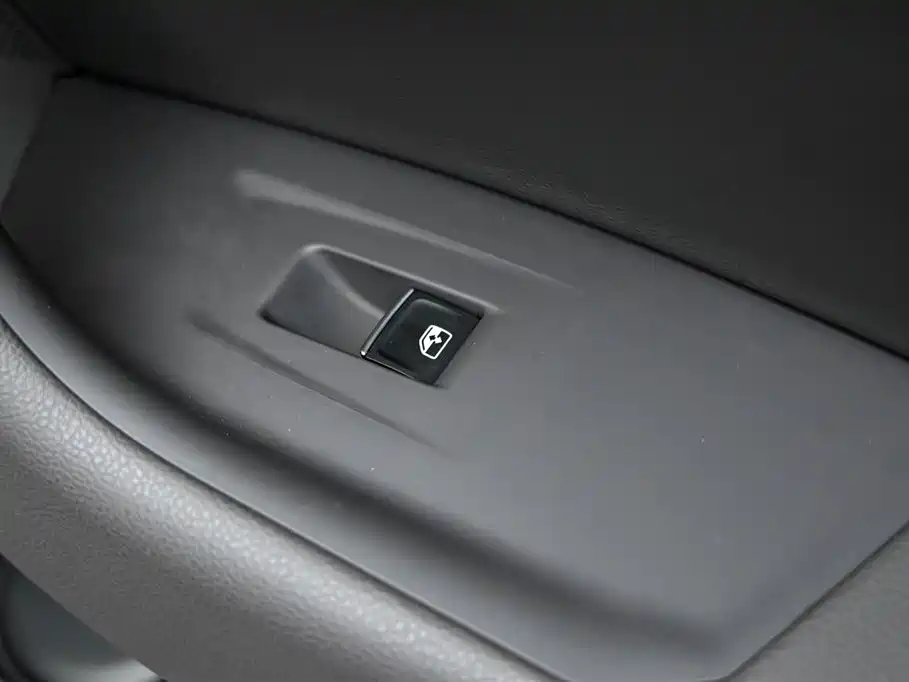 Volkswagen Touareg 2023 3.0TSI R-Line Black Sports Package фото 30