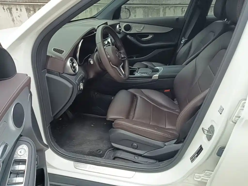 MERCEDES-BENZ GLC