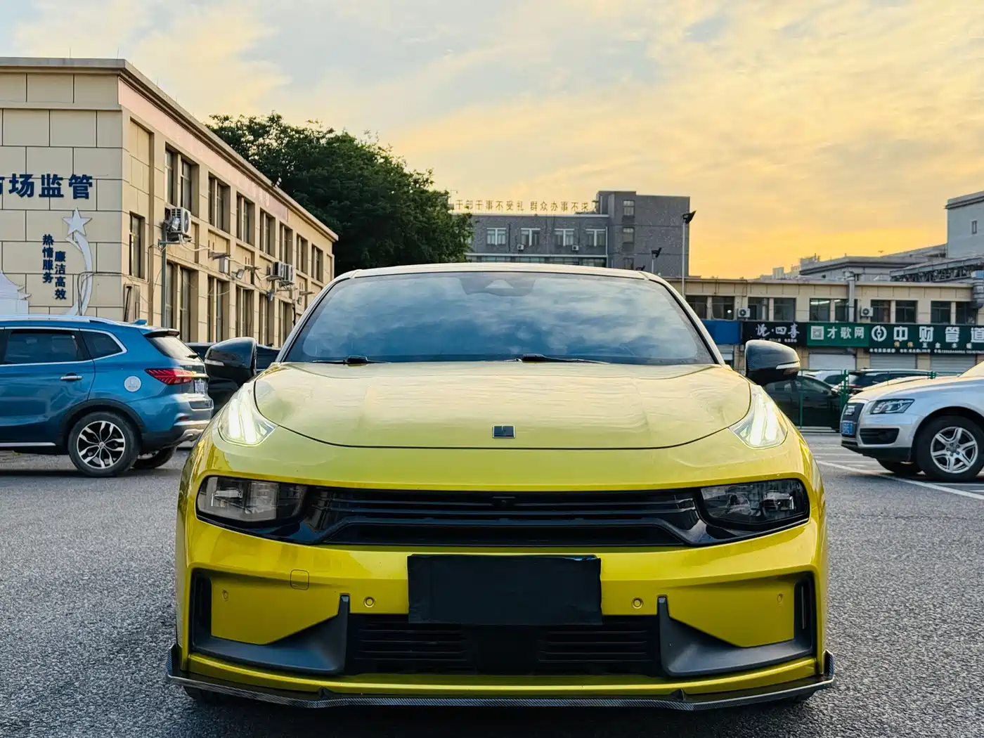 Lynk & Co 03 2021 03+ 2.0TD Auto Wind Rider Edition фото 2