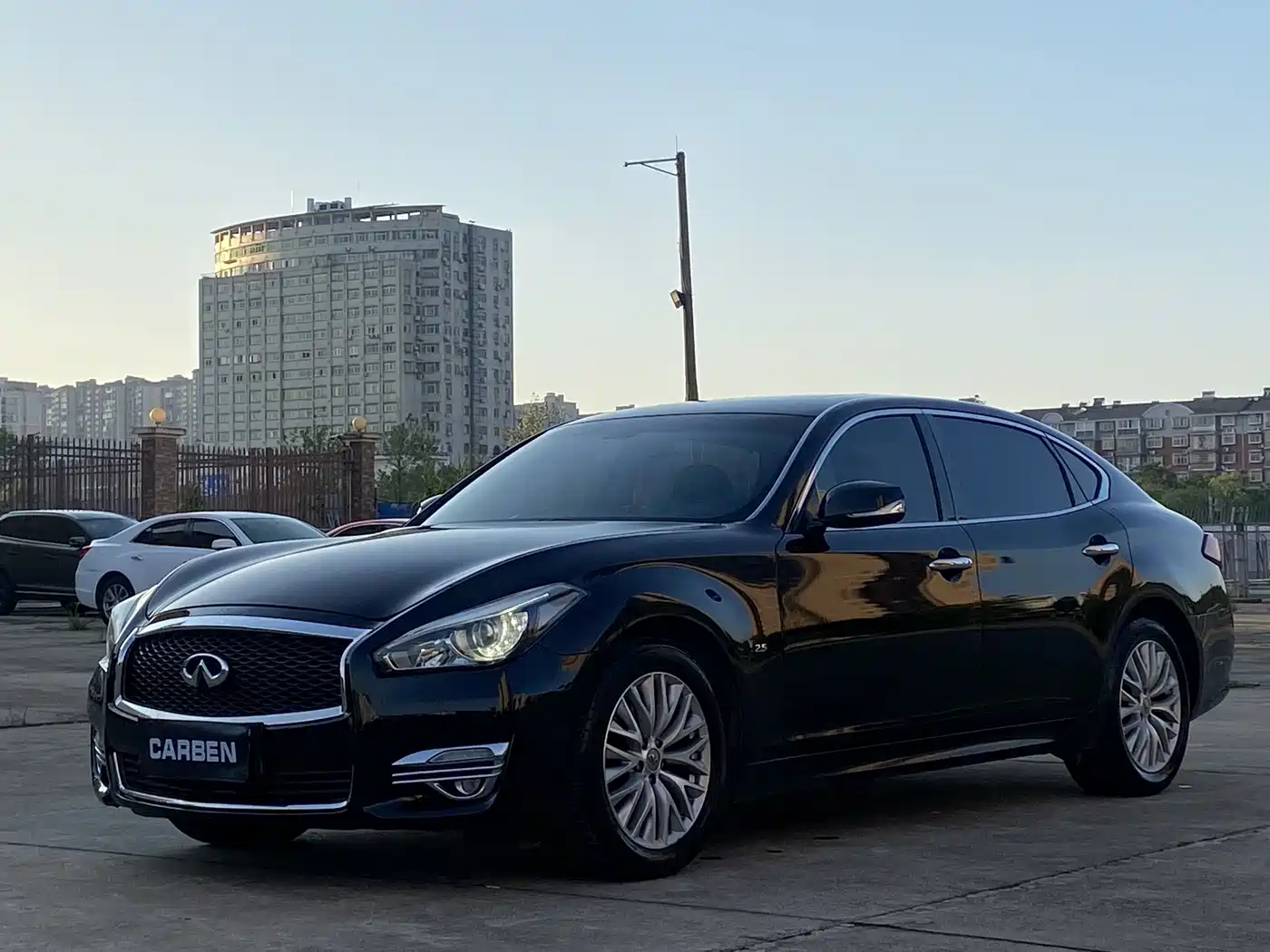 Фото 1 - Infiniti Q70