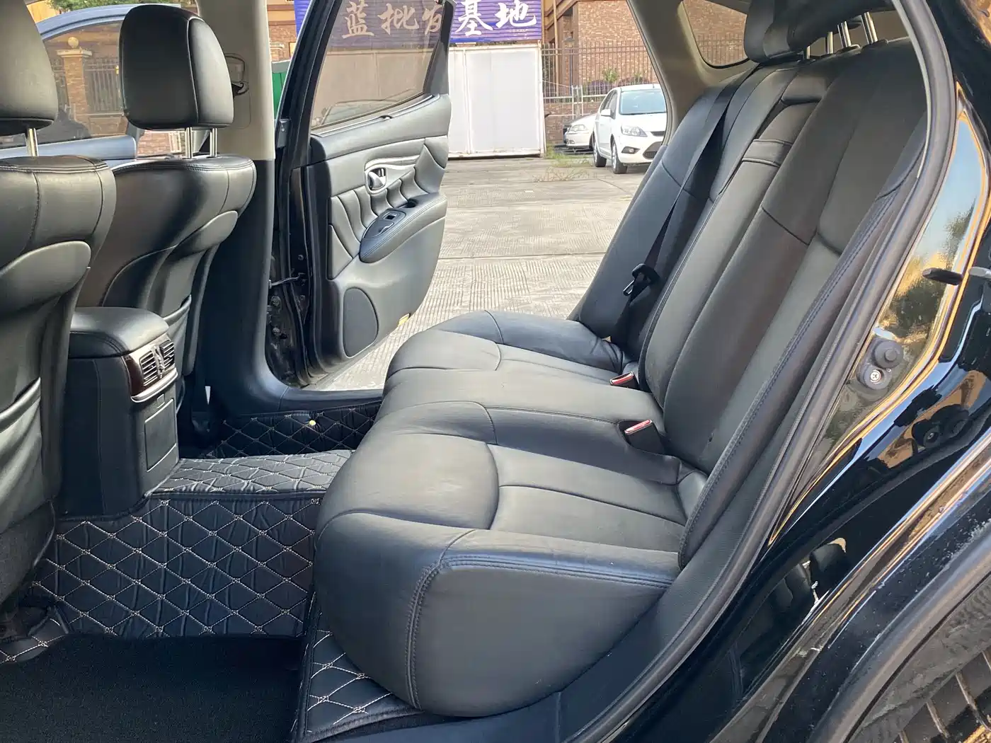 Фото 4 - Infiniti Q70