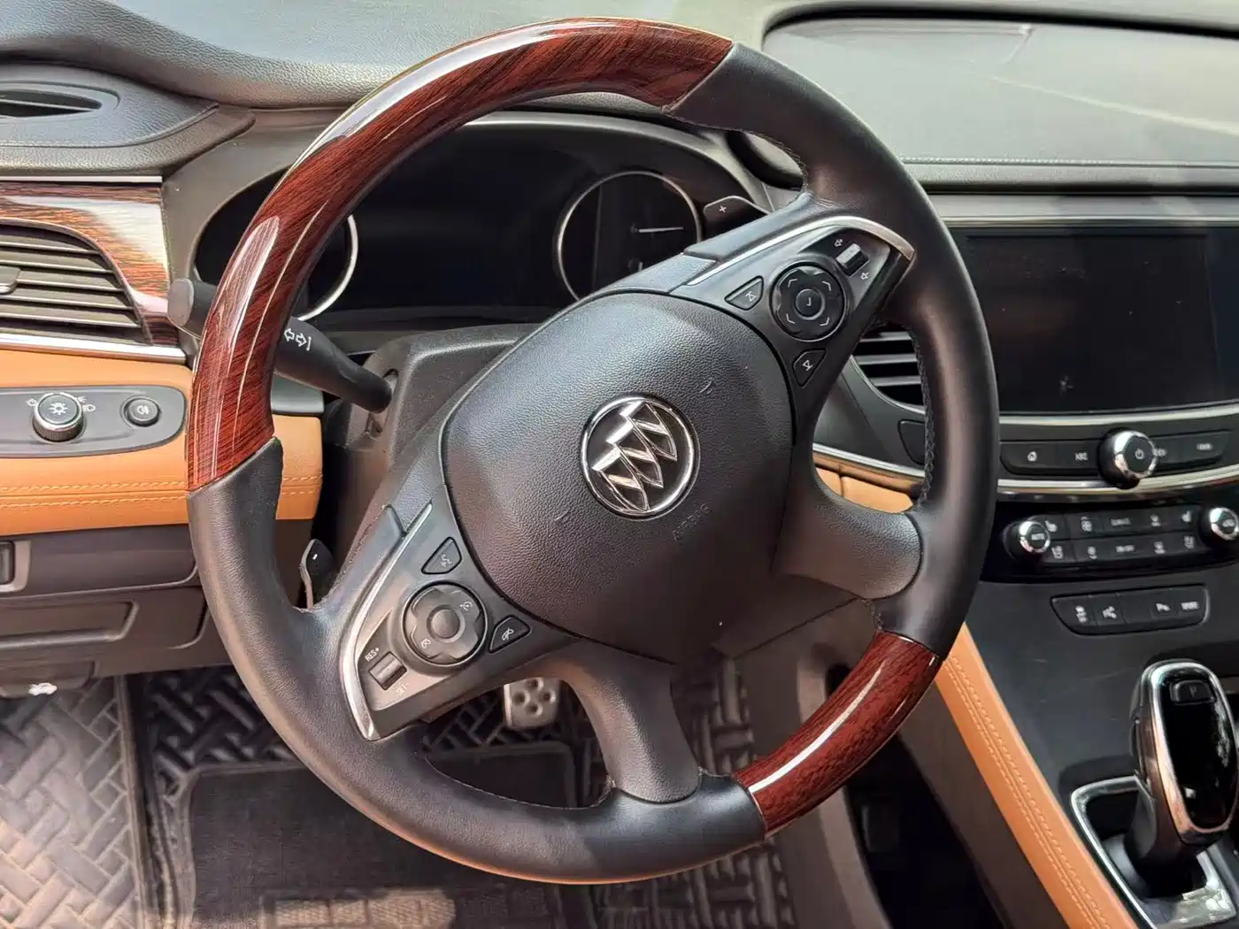 Buick LaCrosse 2016 28T Premium фото 12