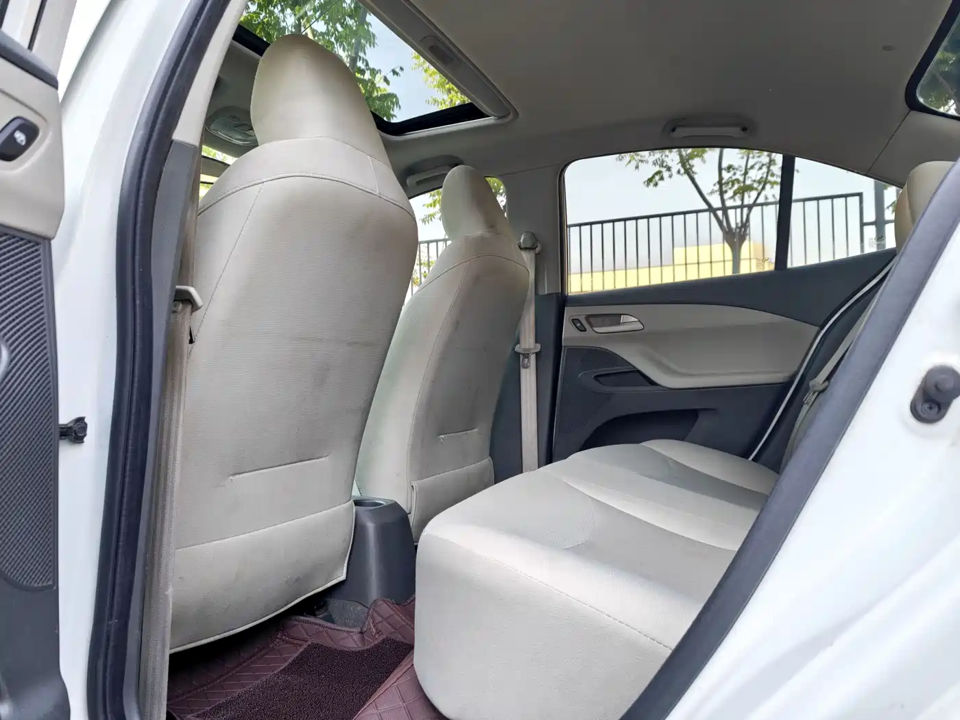 Chevrolet Sail 2015 Sail 3 1.5L Manual Ideal Sunroof Edition фото 10