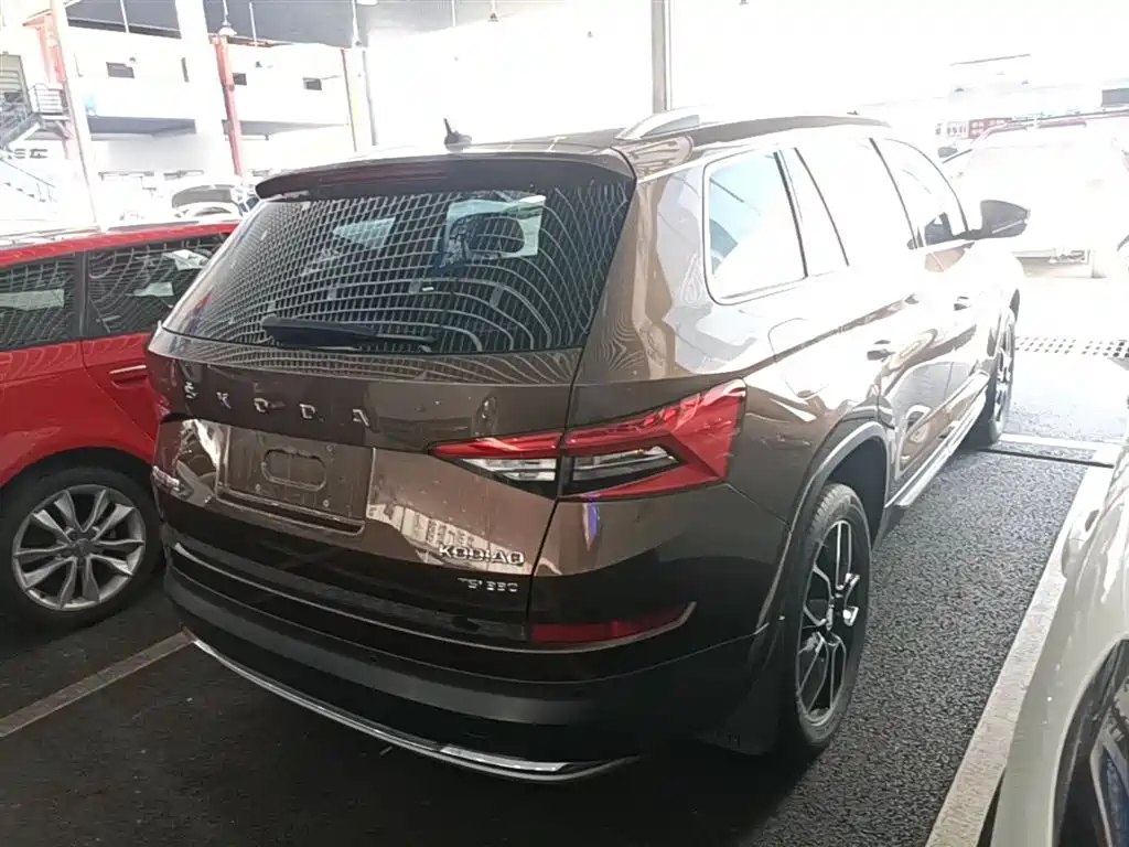 Škoda Kodiaq 2019 Facelift TSI330 7-Seater 2WD Luxury Premium Edition China VI фото 7