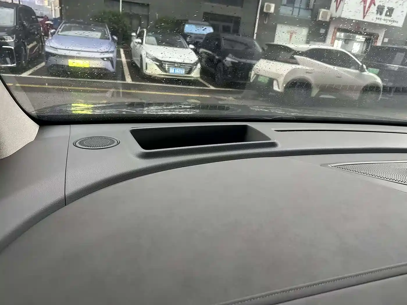 Voyah Auto Voyah Dreamer 2025 PHEV 4WD Kunpeng Premium Edition фото 8