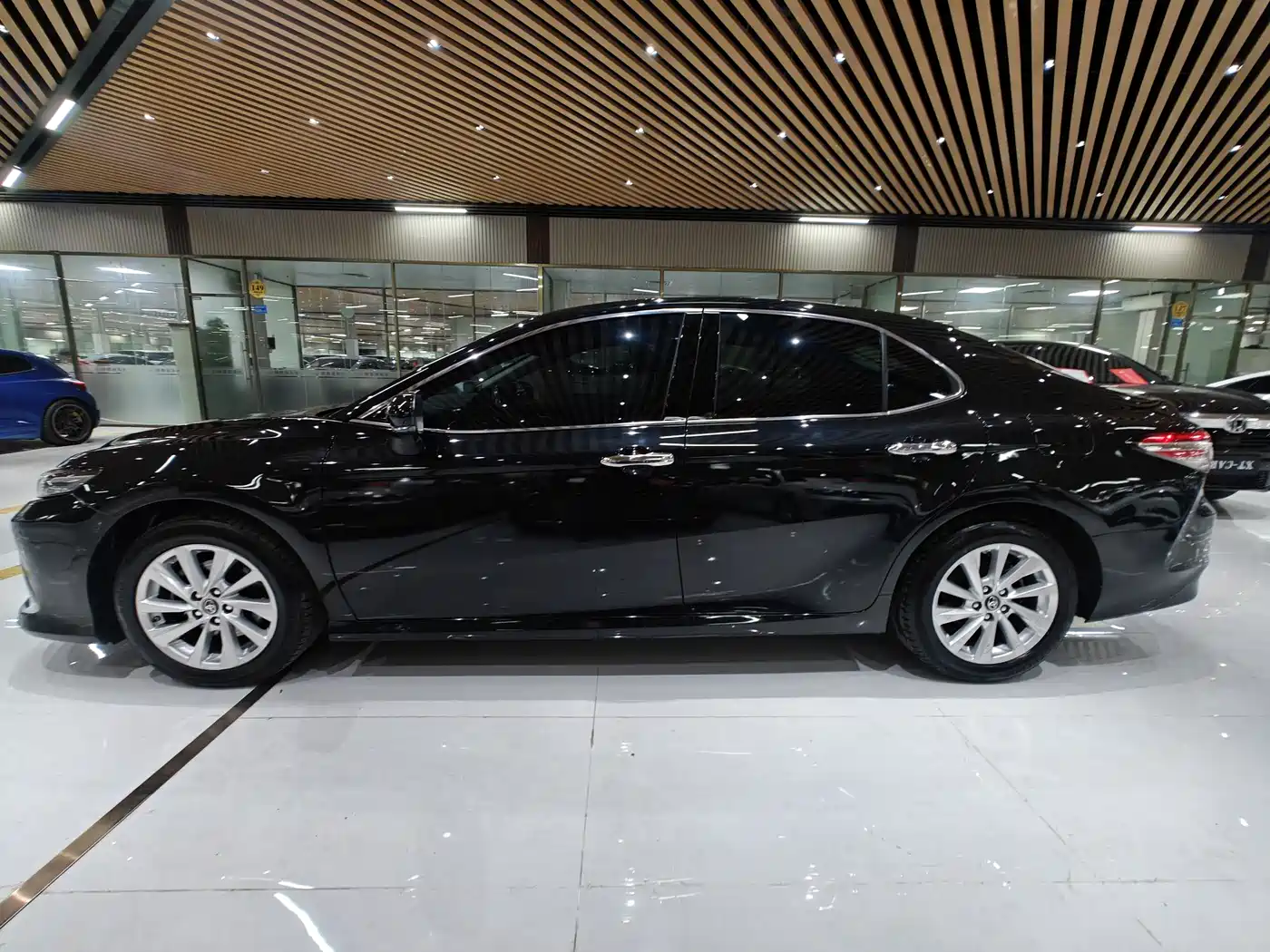 Toyota Camry 2021 2.0G Luxury Edition фото 5