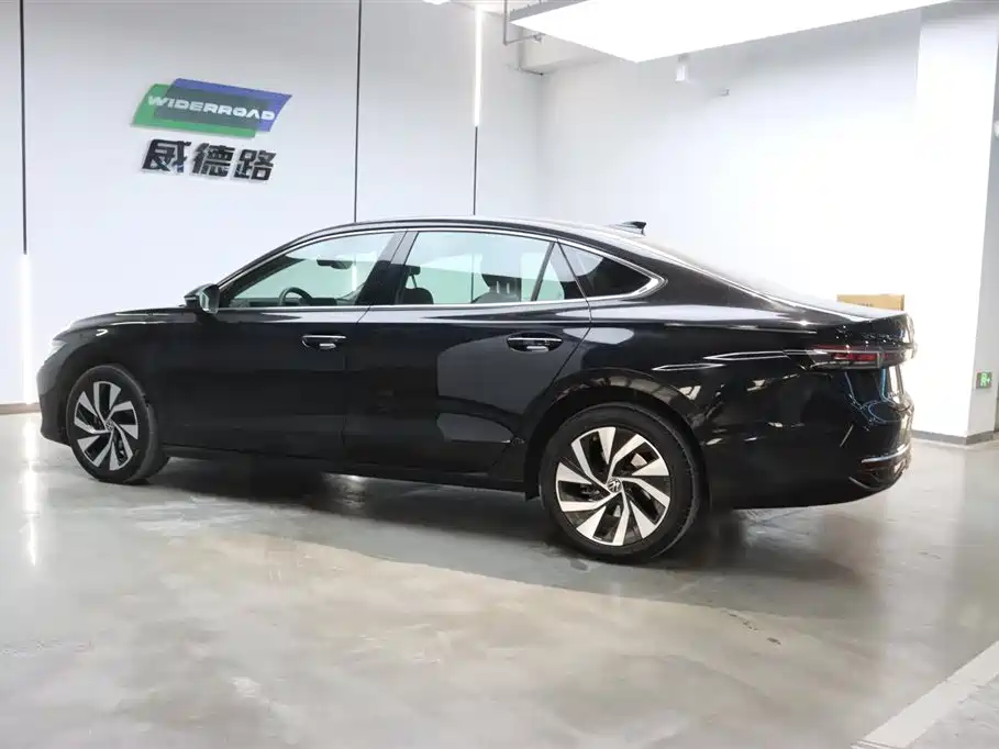 Volkswagen Passat 2025 Pro 380TSI Dragon Glory Edition фото 7