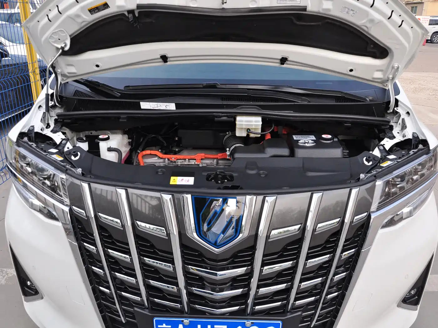 Toyota Alphard 2021 Hybrid 2.5L Premium фото 15